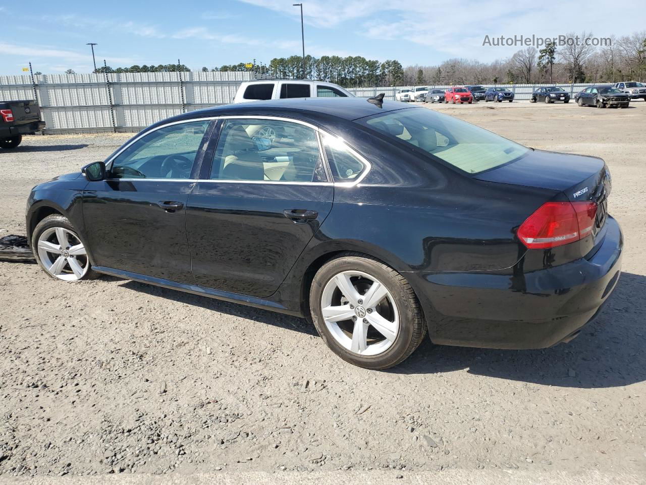 2013 Volkswagen Passat Se Black vin: 1VWBH7A39DC026892