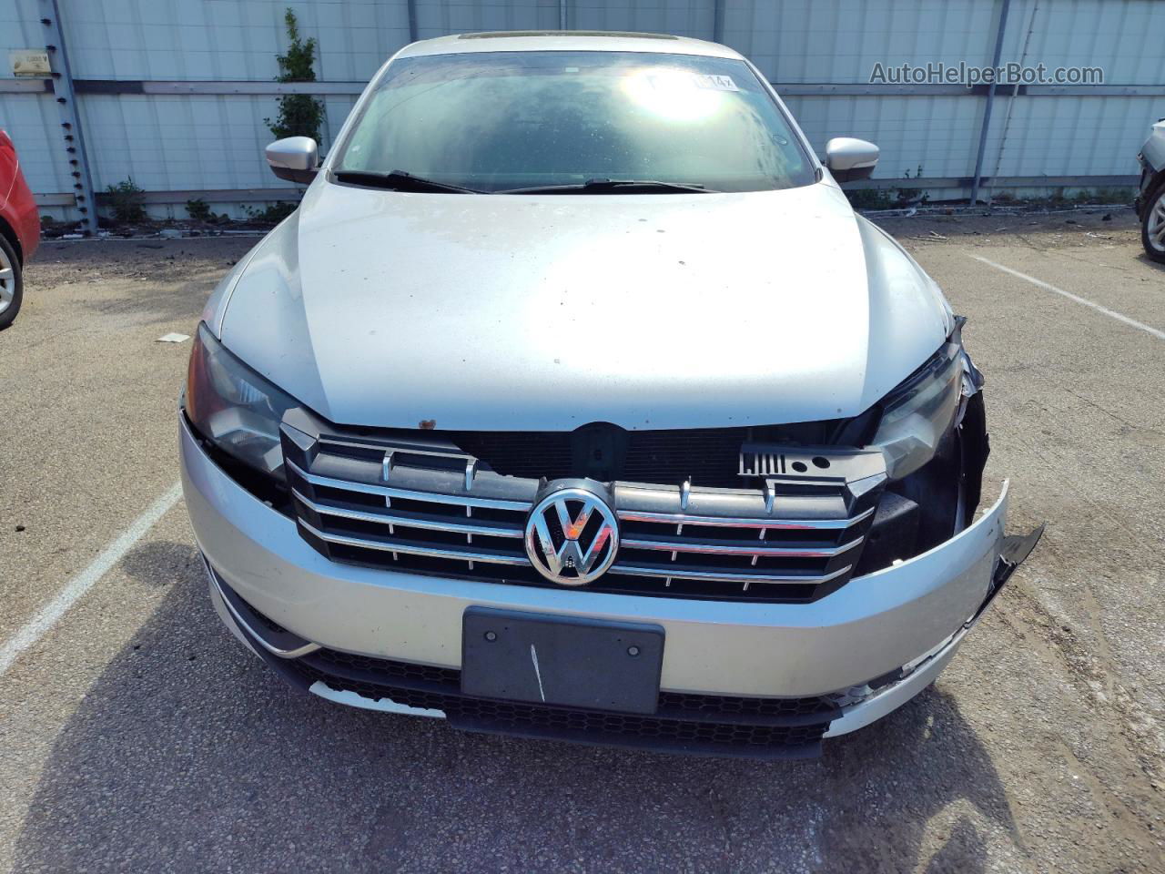 2014 Volkswagen Passat Se Серебряный vin: 1VWBN7A30EC073917