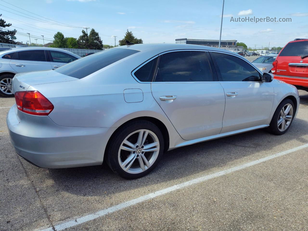 2014 Volkswagen Passat Se Серебряный vin: 1VWBN7A30EC073917