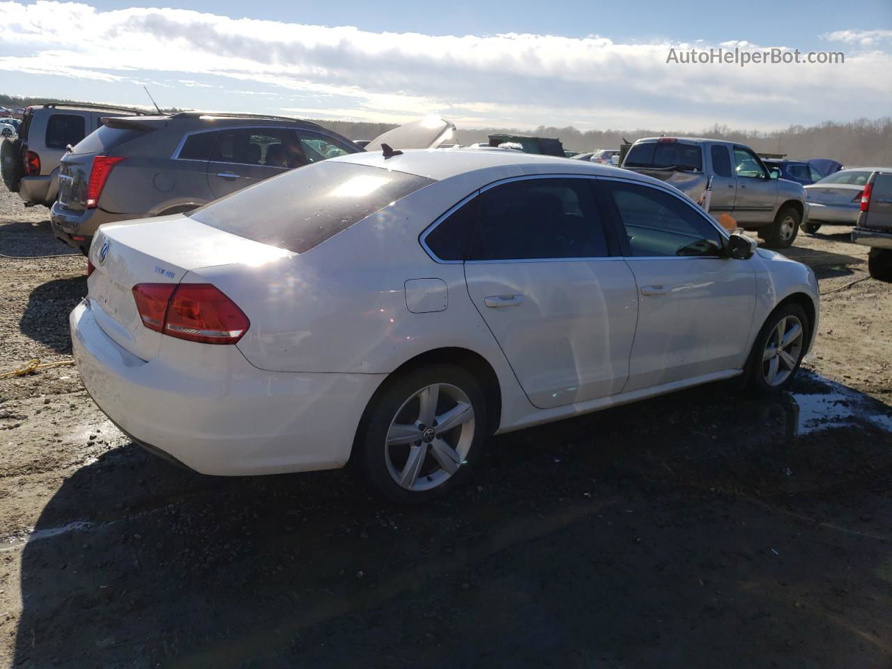 2013 Volkswagen Passat Se White vin: 1VWBN7A37DC036572