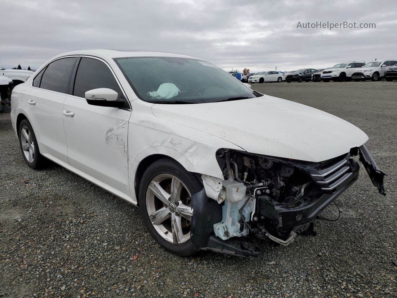 2013 Volkswagen Passat Se Белый vin: 1VWBP7A30DC033751