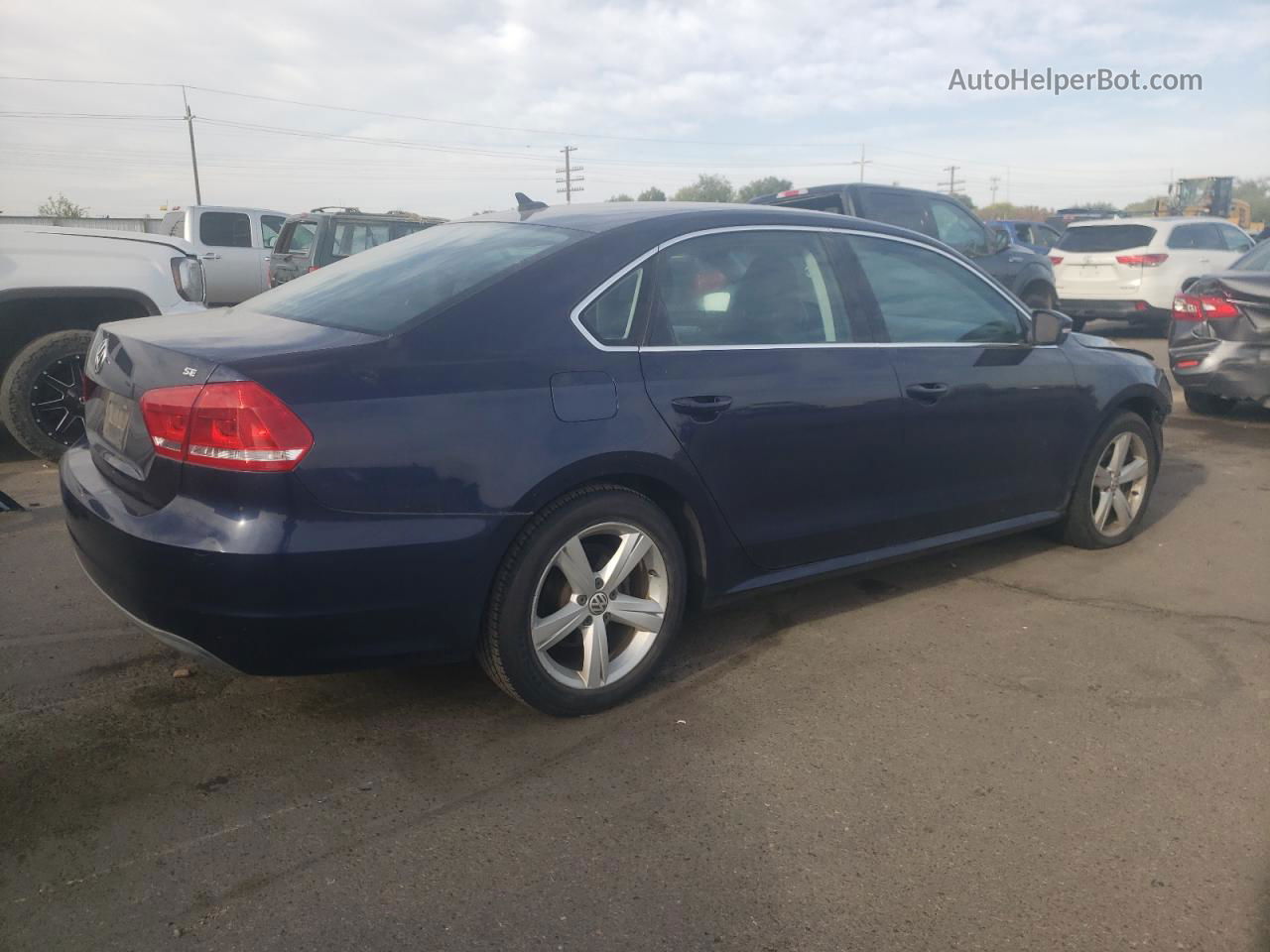 2013 Volkswagen Passat Se Черный vin: 1VWBP7A30DC066832