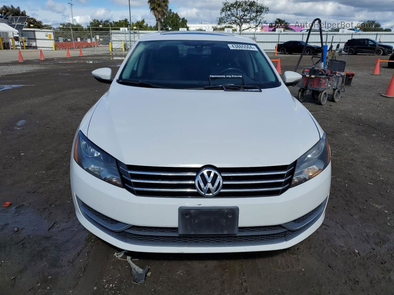 2012 Volkswagen Passat Se White vin: 1VWBP7A35CC052696