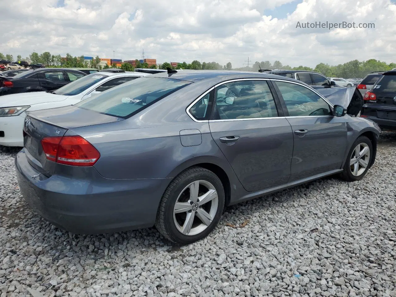 2013 Volkswagen Passat Se Gray vin: 1VWBP7A35DC006447