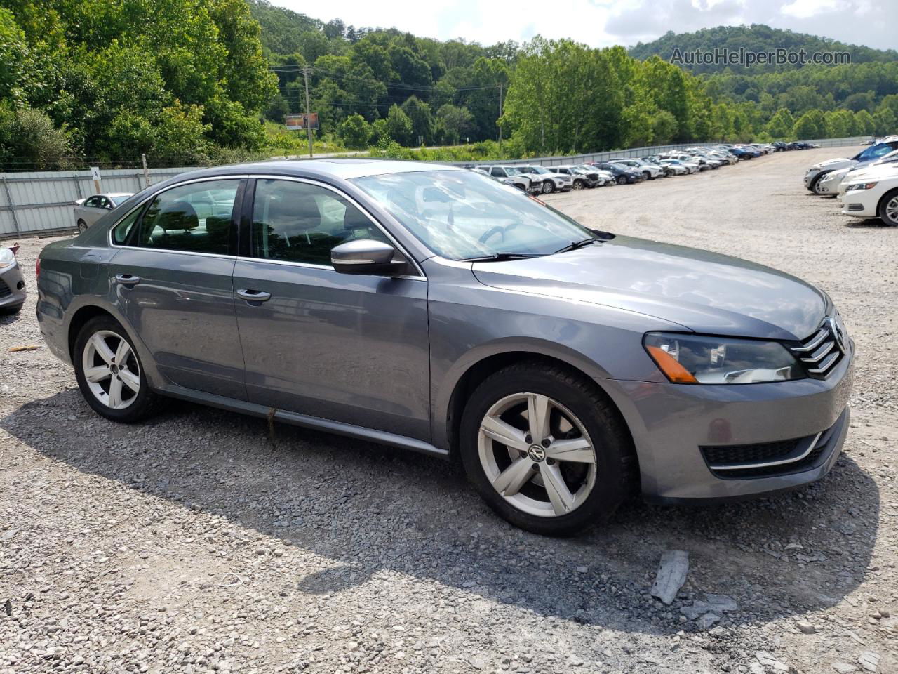 2013 Volkswagen Passat Se Gray vin: 1VWBP7A35DC047337