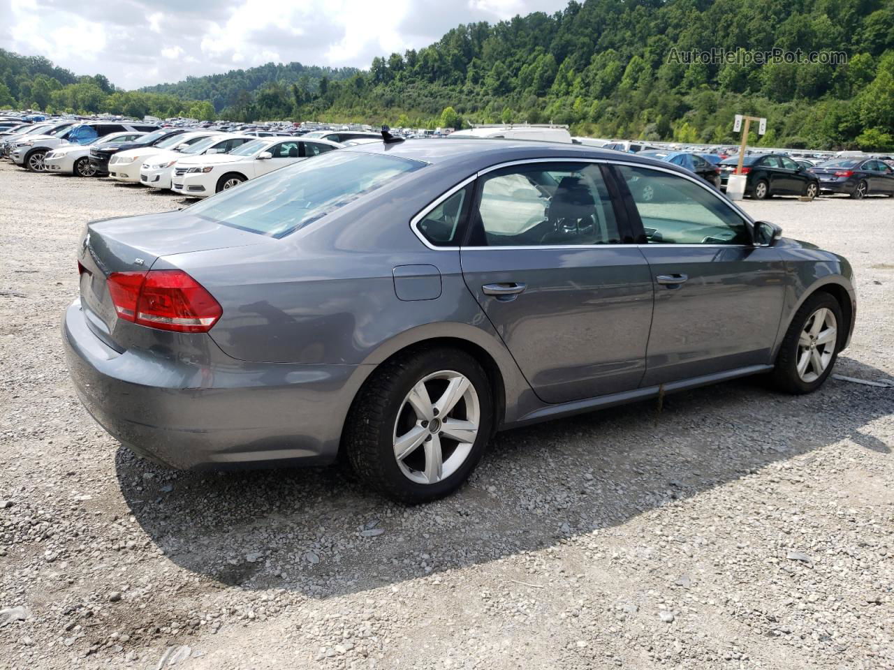 2013 Volkswagen Passat Se Gray vin: 1VWBP7A35DC047337