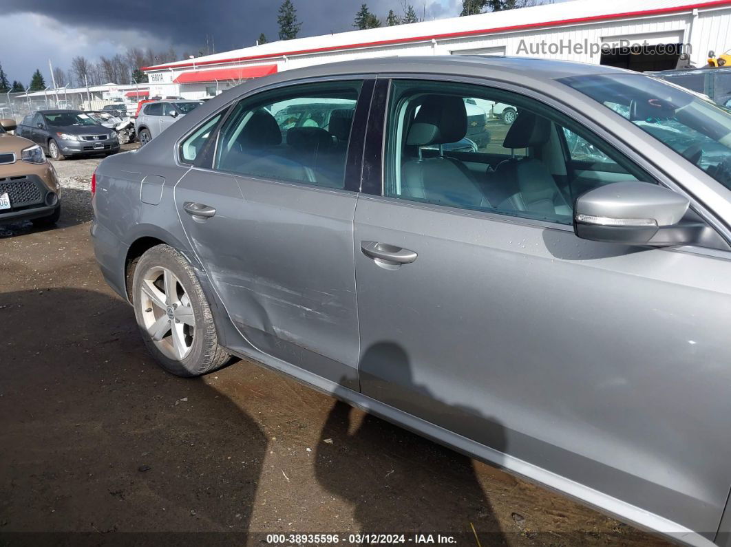 2013 Volkswagen Passat 2.5l Se Серебряный vin: 1VWBP7A36DC071937