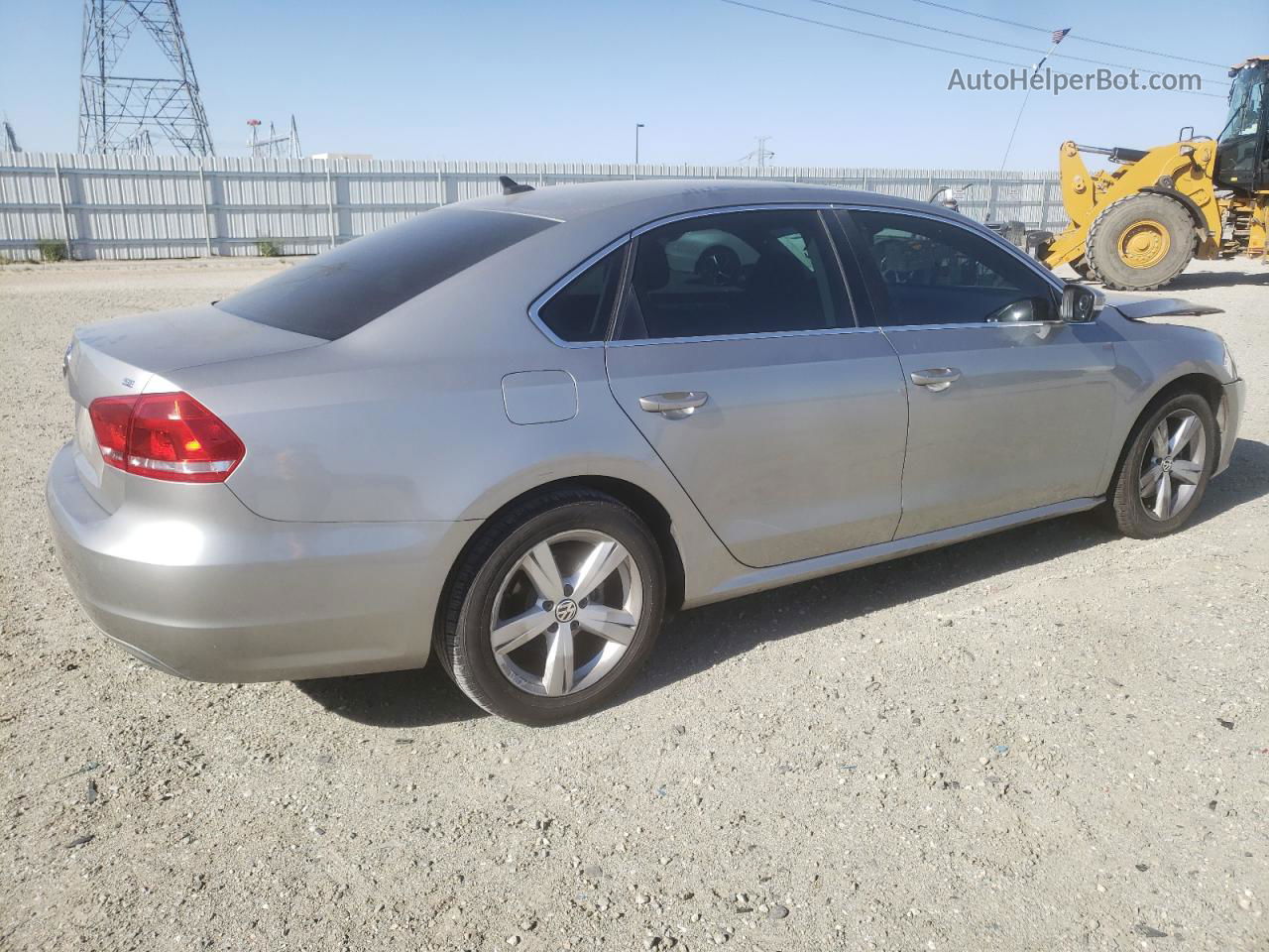 2013 Volkswagen Passat Se Beige vin: 1VWBP7A36DC103298