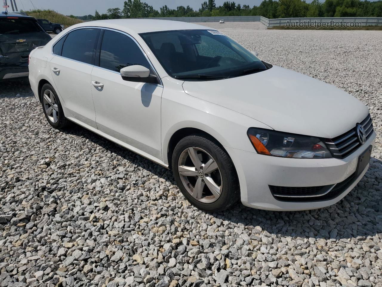 2013 Volkswagen Passat Se White vin: 1VWBP7A38DC000612