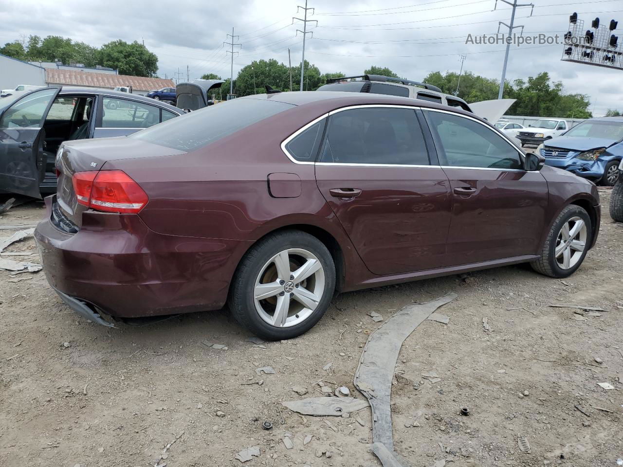 2013 Volkswagen Passat Se Maroon vin: 1VWBP7A38DC085547