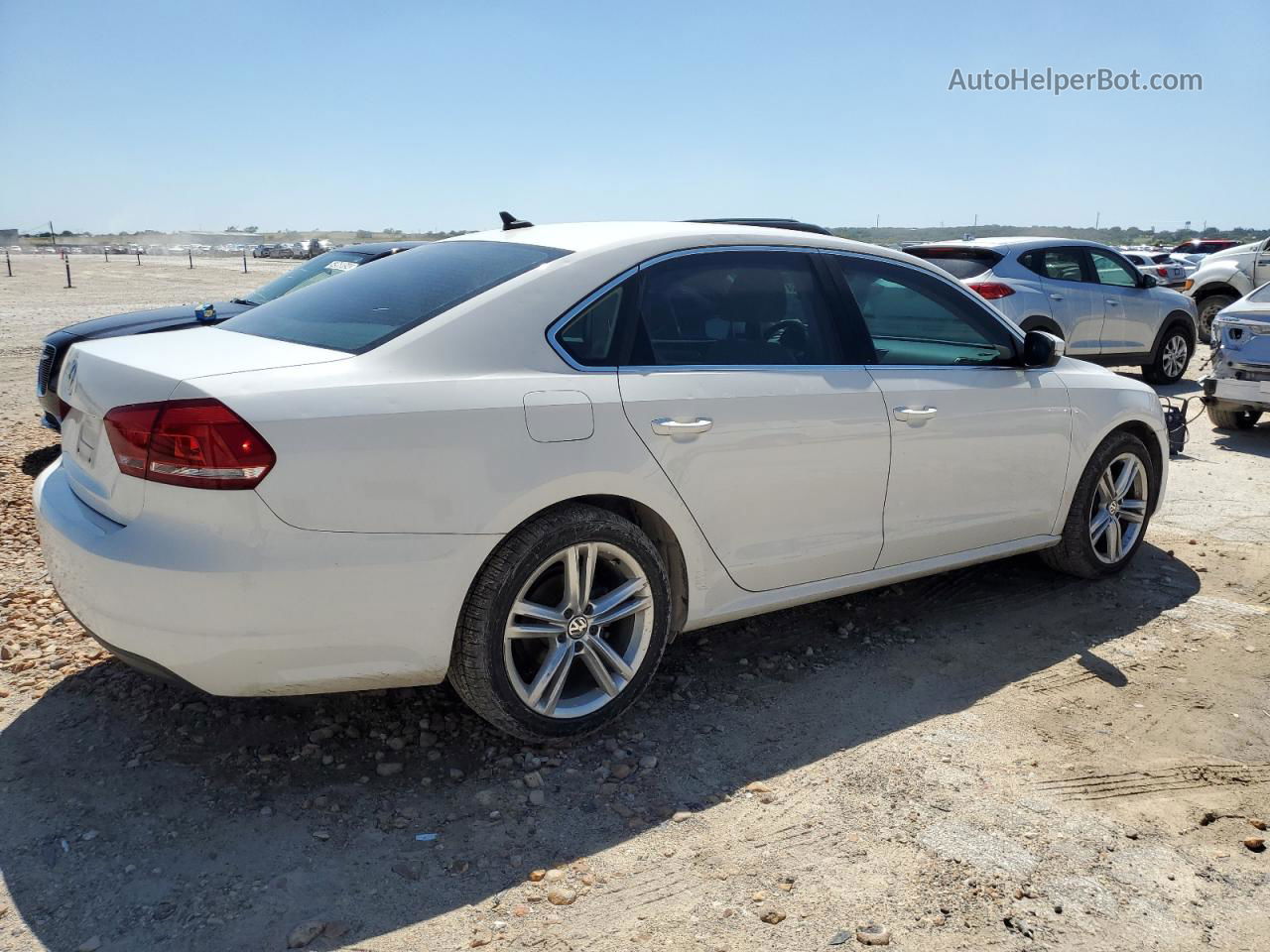 2014 Volkswagen Passat Se White vin: 1VWBS7A31EC107243