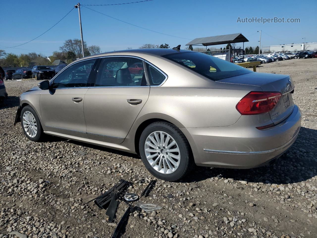 2016 Volkswagen Passat Se Золотой vin: 1VWBS7A31GC014838