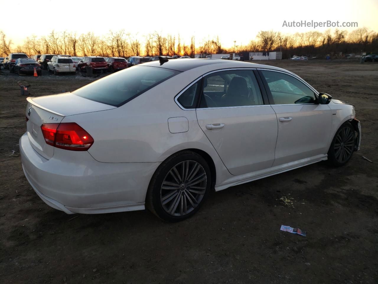 2015 Volkswagen Passat Se White vin: 1VWBS7A32FC018170