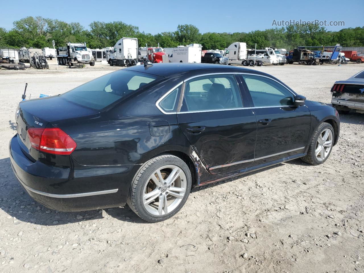 2015 Volkswagen Passat Se Black vin: 1VWBS7A36FC039703