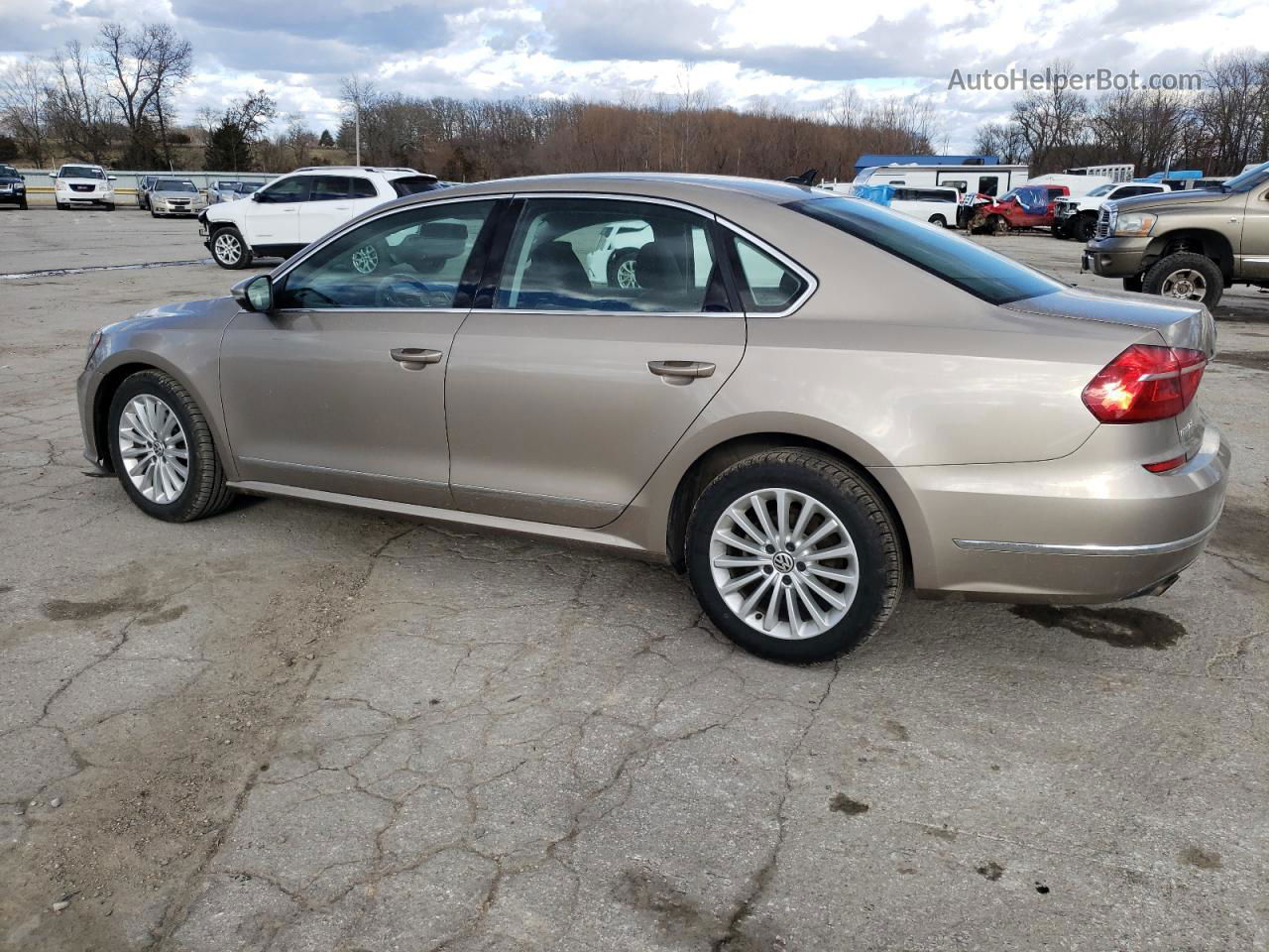 2016 Volkswagen Passat Se Beige vin: 1VWBS7A36GC010848