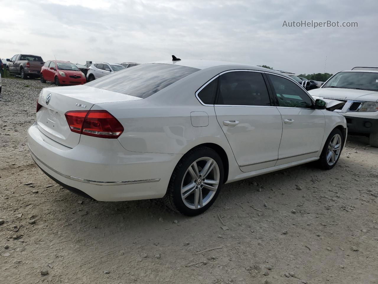 2015 Volkswagen Passat Se White vin: 1VWBS7A37FC063315