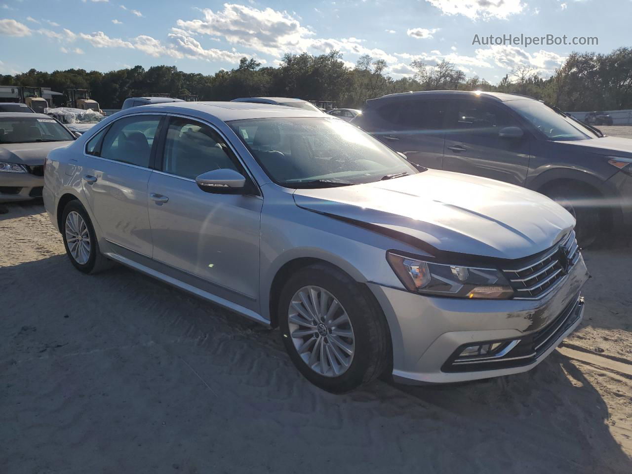 2016 Volkswagen Passat Se Серебряный vin: 1VWBS7A37GC059394