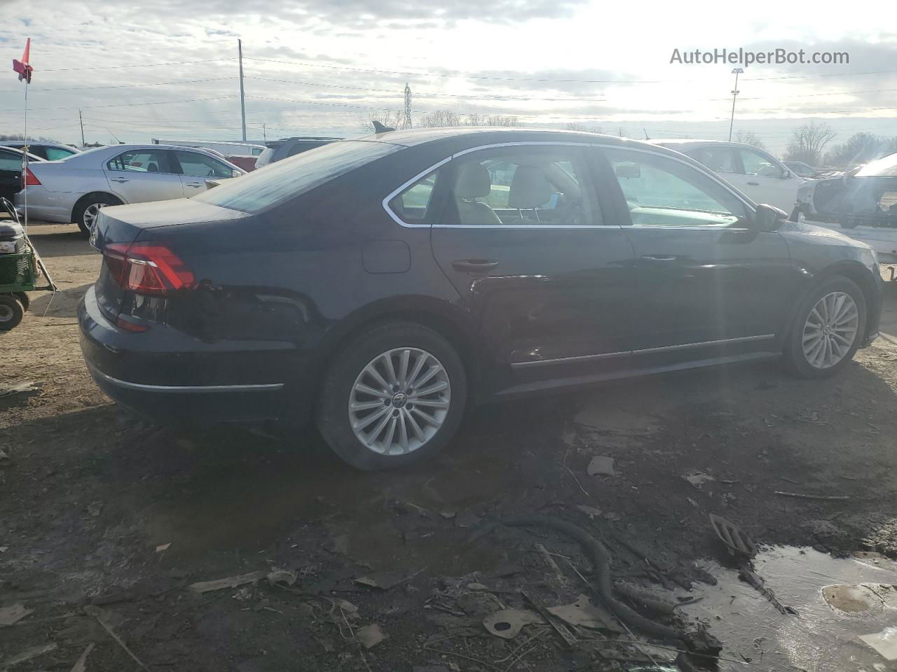 2017 Volkswagen Passat Se Черный vin: 1VWBT7A30HC047912