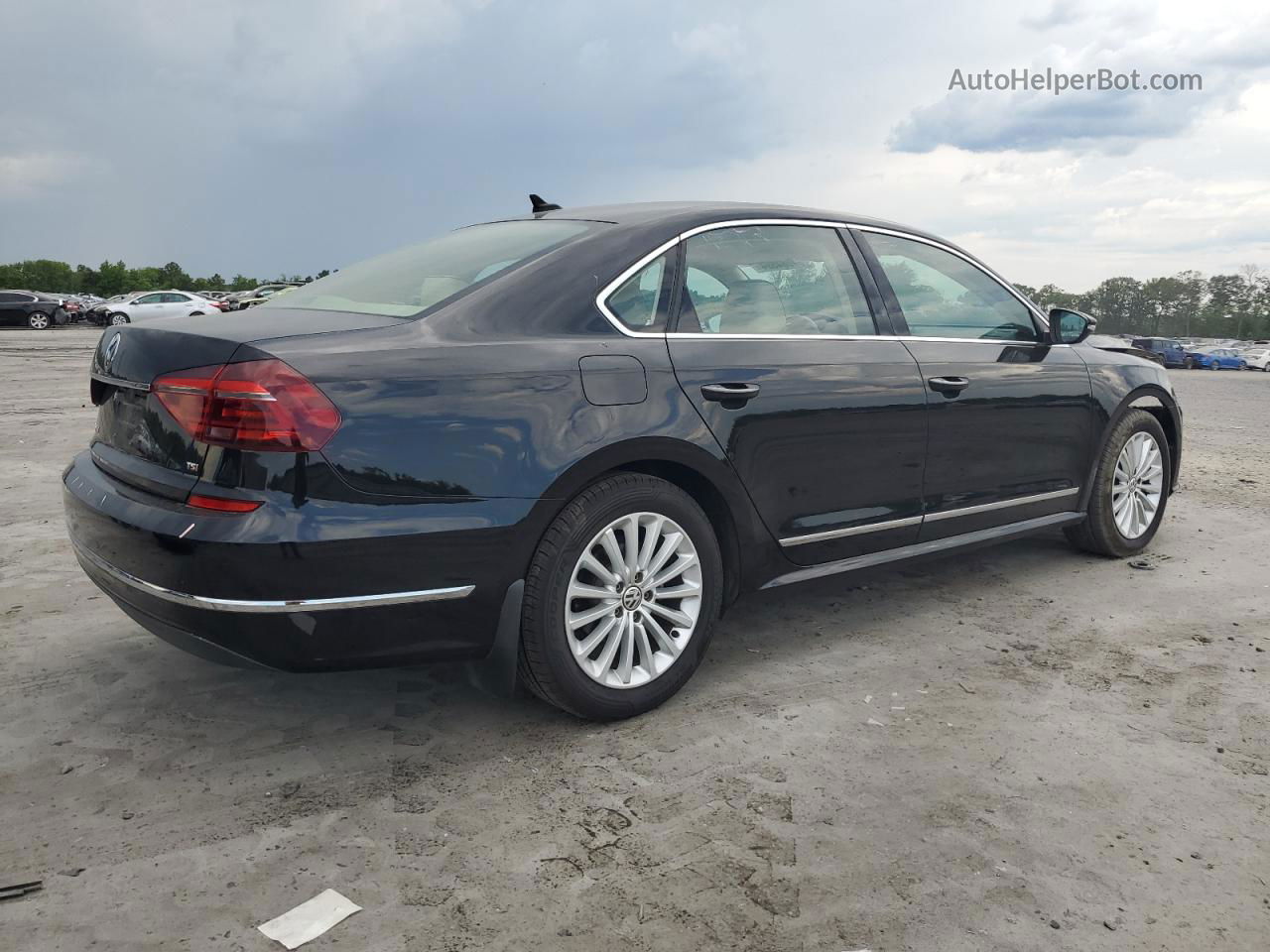 2017 Volkswagen Passat Se Black vin: 1VWBT7A32HC005001