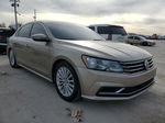 2016 Volkswagen Passat Se Tan vin: 1VWBT7A33GC018029