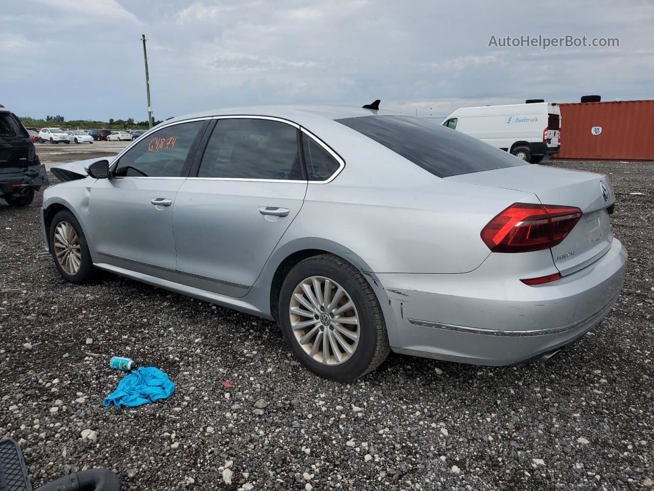 2017 Volkswagen Passat Se Серебряный vin: 1VWBT7A33HC076790