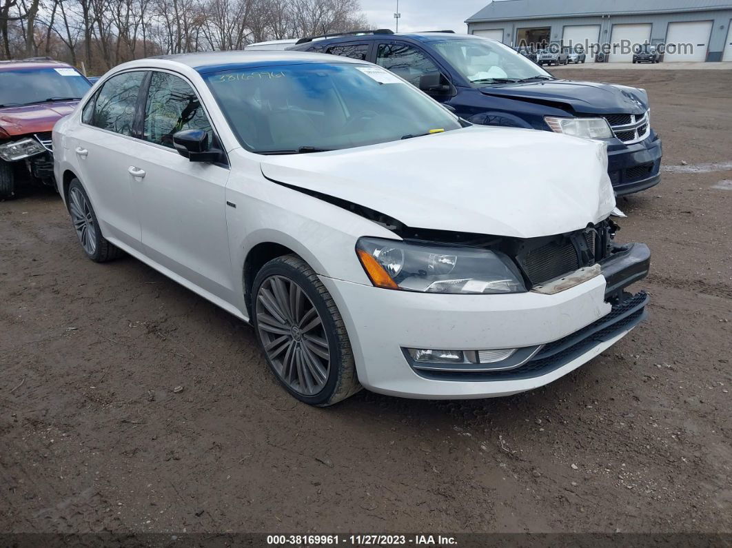 2015 Volkswagen Passat 1.8t Sport Белый vin: 1VWBT7A35FC041441