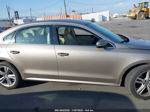 2015 Volkswagen Passat 2.0l Tdi Se Tan vin: 1VWBV7A32FC020119