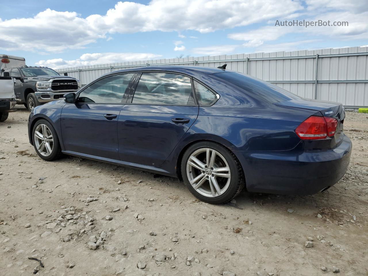 2015 Volkswagen Passat Se Blue vin: 1VWBV7A34FC045295