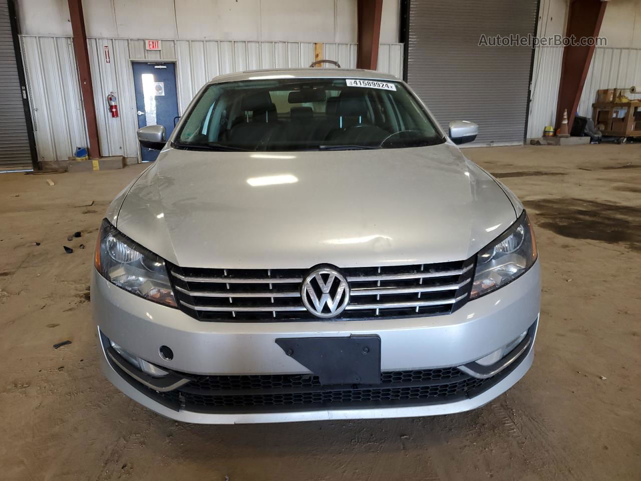 2015 Volkswagen Passat Se Серебряный vin: 1VWBV7A38FC084620