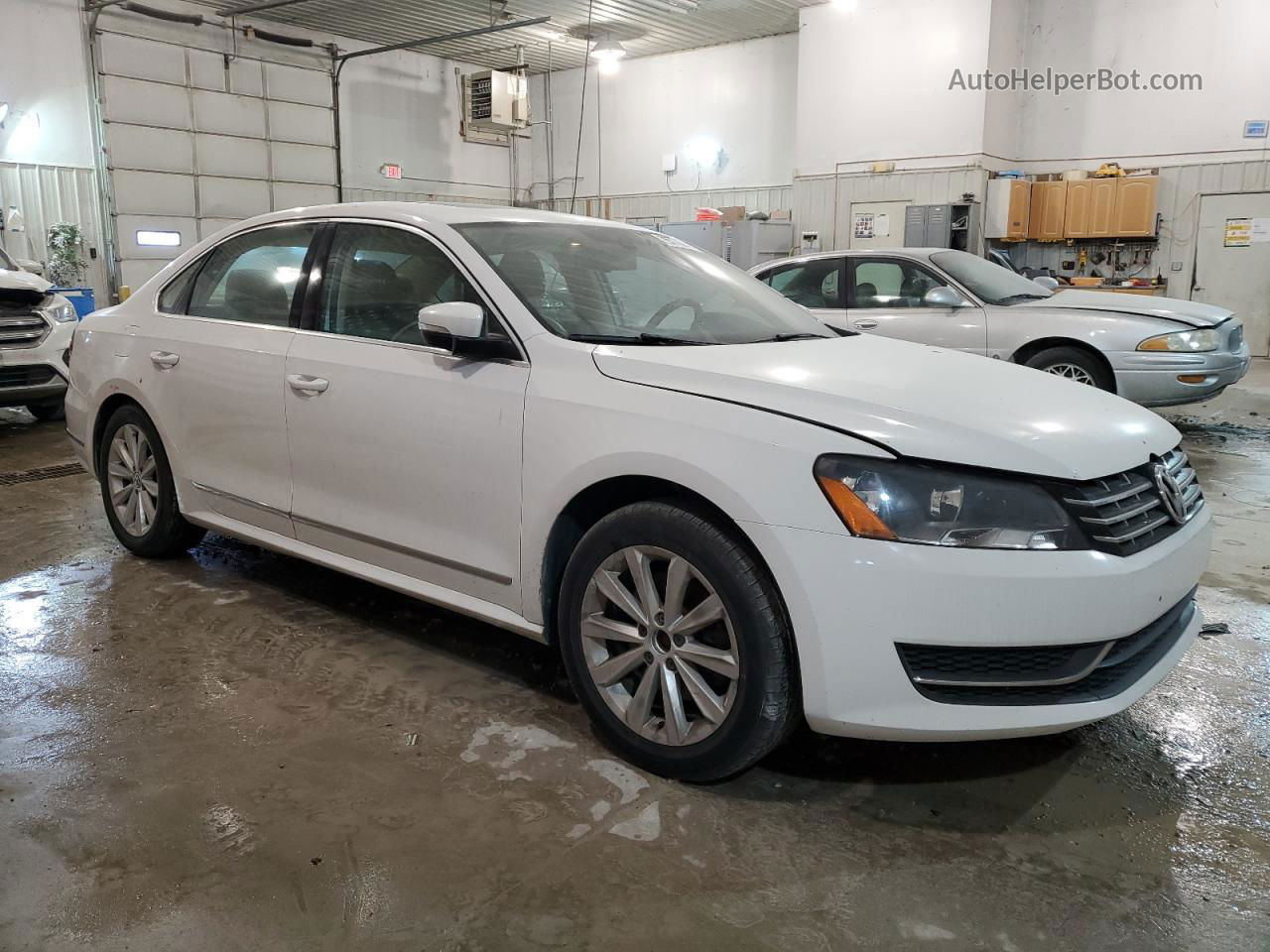 2013 Volkswagen Passat Sel White vin: 1VWCH7A32DC005399