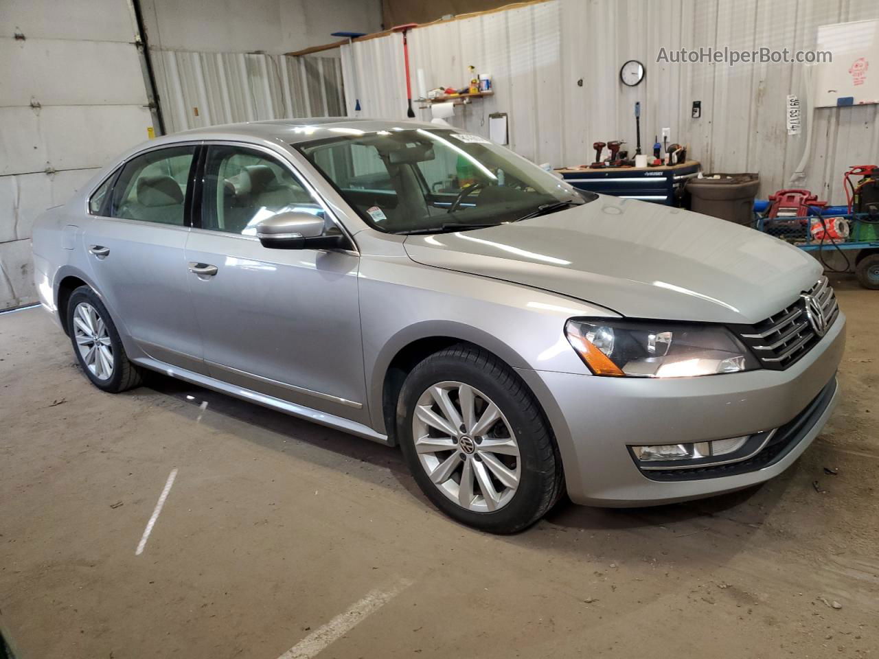 2012 Volkswagen Passat Sel Silver vin: 1VWCH7A33CC109172