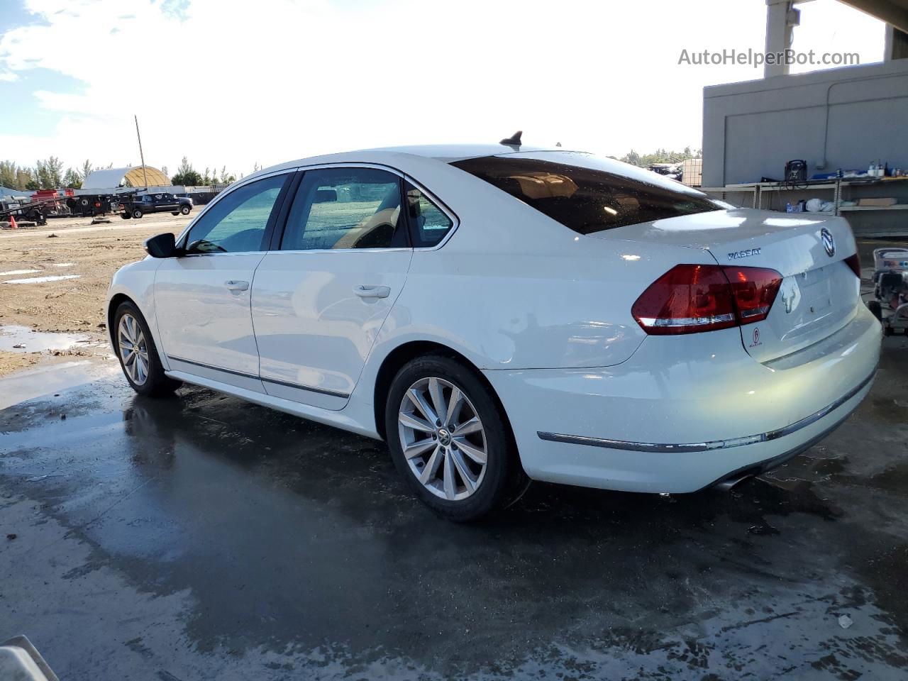 2012 Volkswagen Passat Sel White vin: 1VWCH7A38CC036204