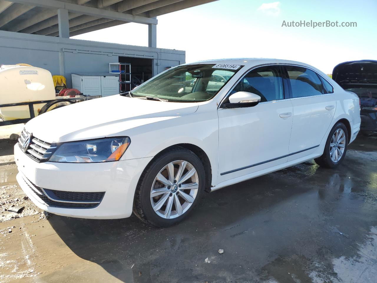 2012 Volkswagen Passat Sel White vin: 1VWCH7A38CC036204