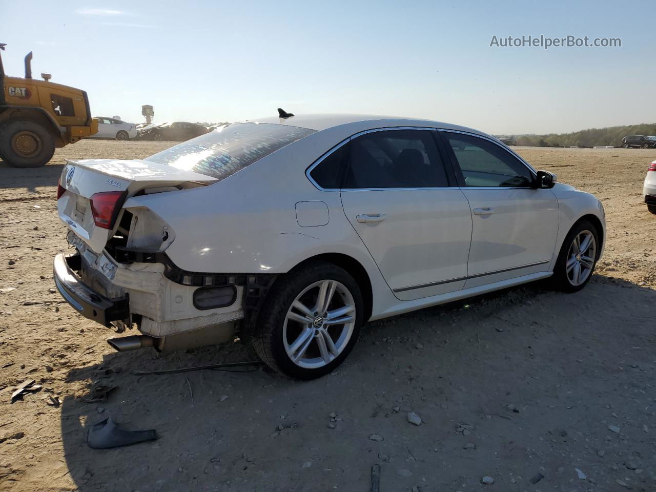 2013 Volkswagen Passat Sel White vin: 1VWCM7A32DC055750