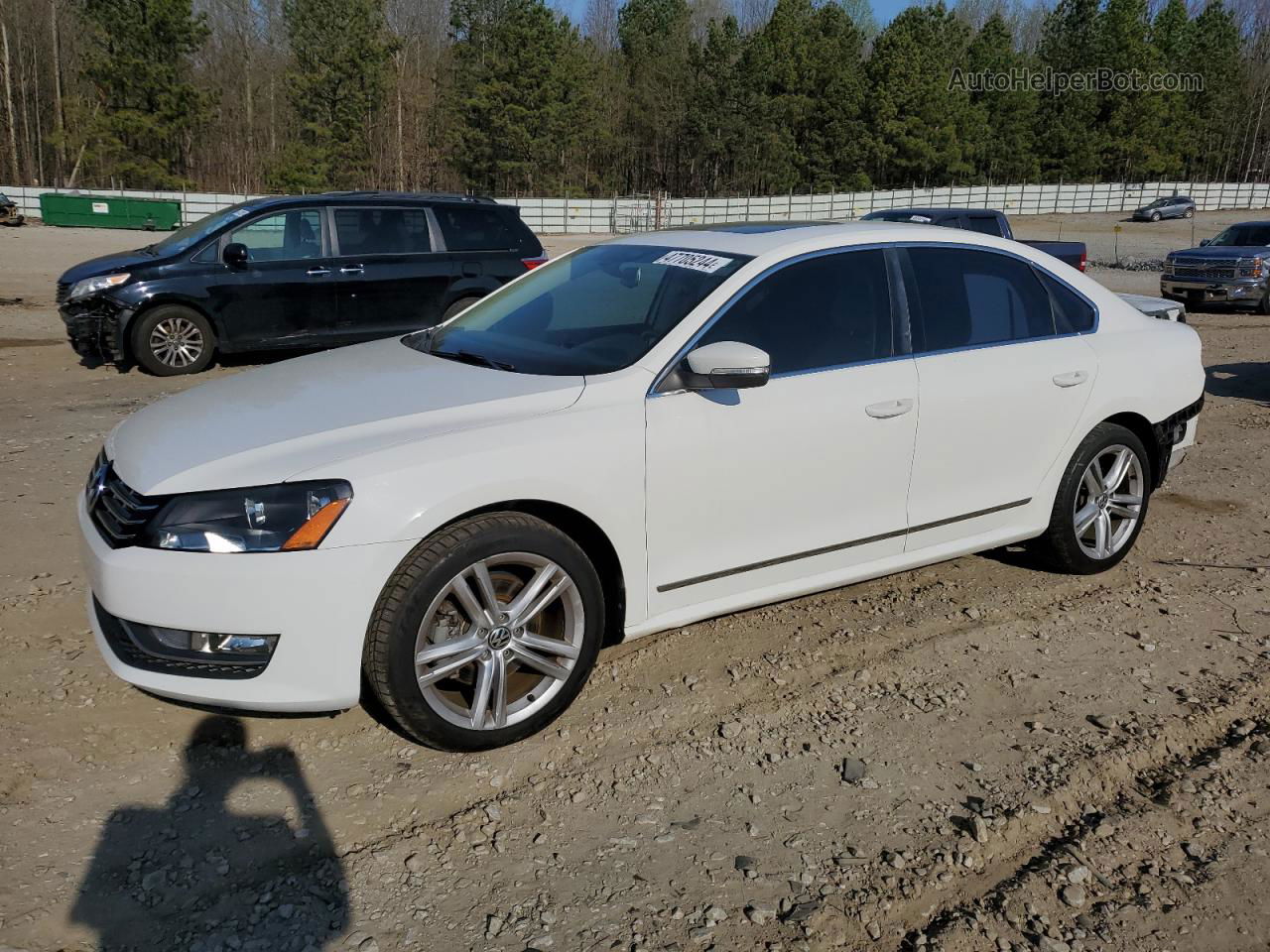 2013 Volkswagen Passat Sel White vin: 1VWCM7A32DC055750