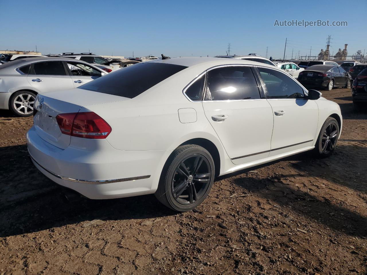 2012 Volkswagen Passat Sel White vin: 1VWCM7A35CC072167