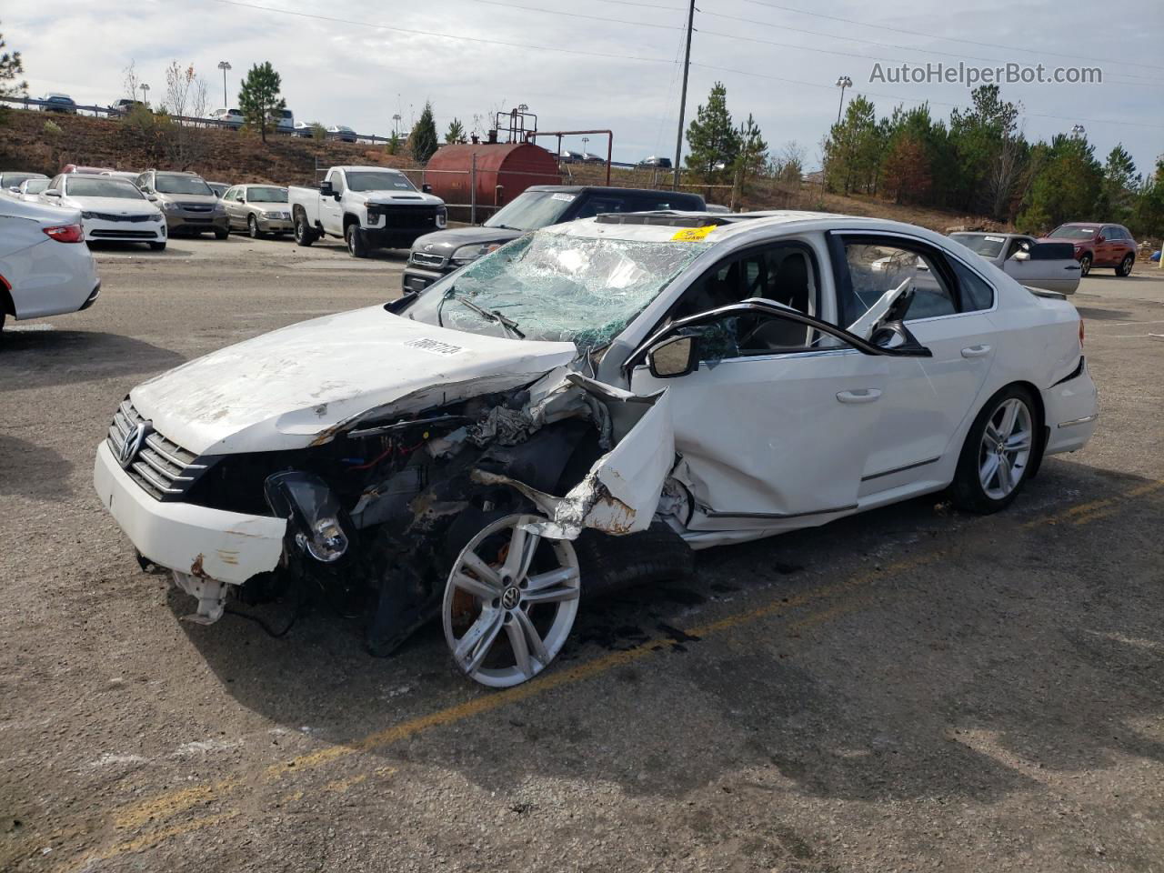 2013 Volkswagen Passat Sel White vin: 1VWCM7A35DC024184