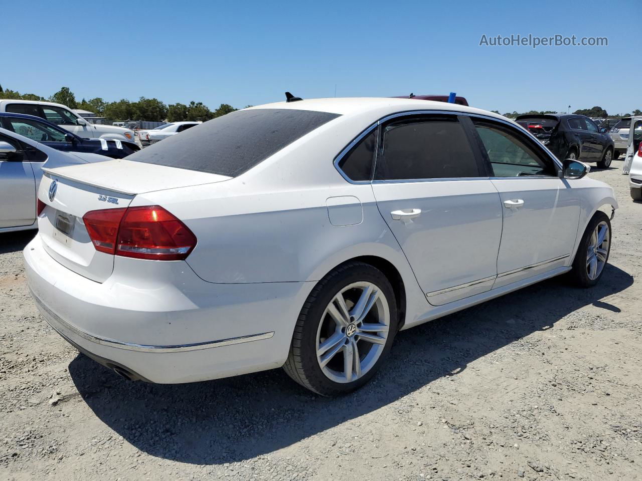 2012 Volkswagen Passat Sel White vin: 1VWCM7A3XCC008884