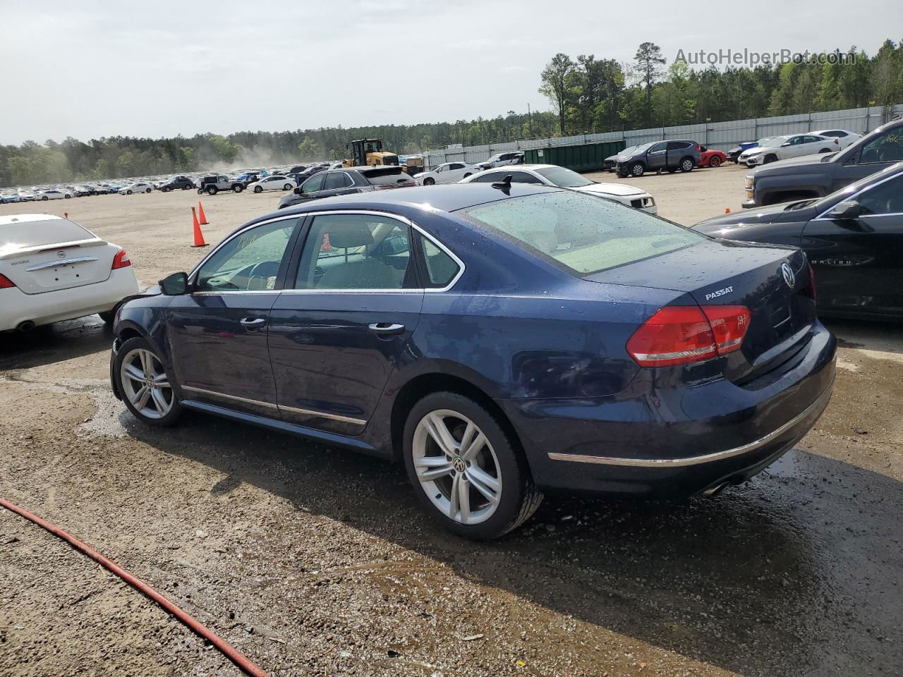 2013 Volkswagen Passat Sel Blue vin: 1VWCM7A3XDC053227