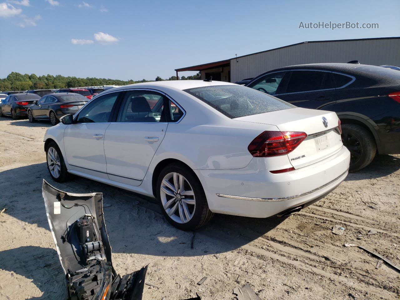 2017 Volkswagen Passat Sel Premium White vin: 1VWCM7A3XHC054139