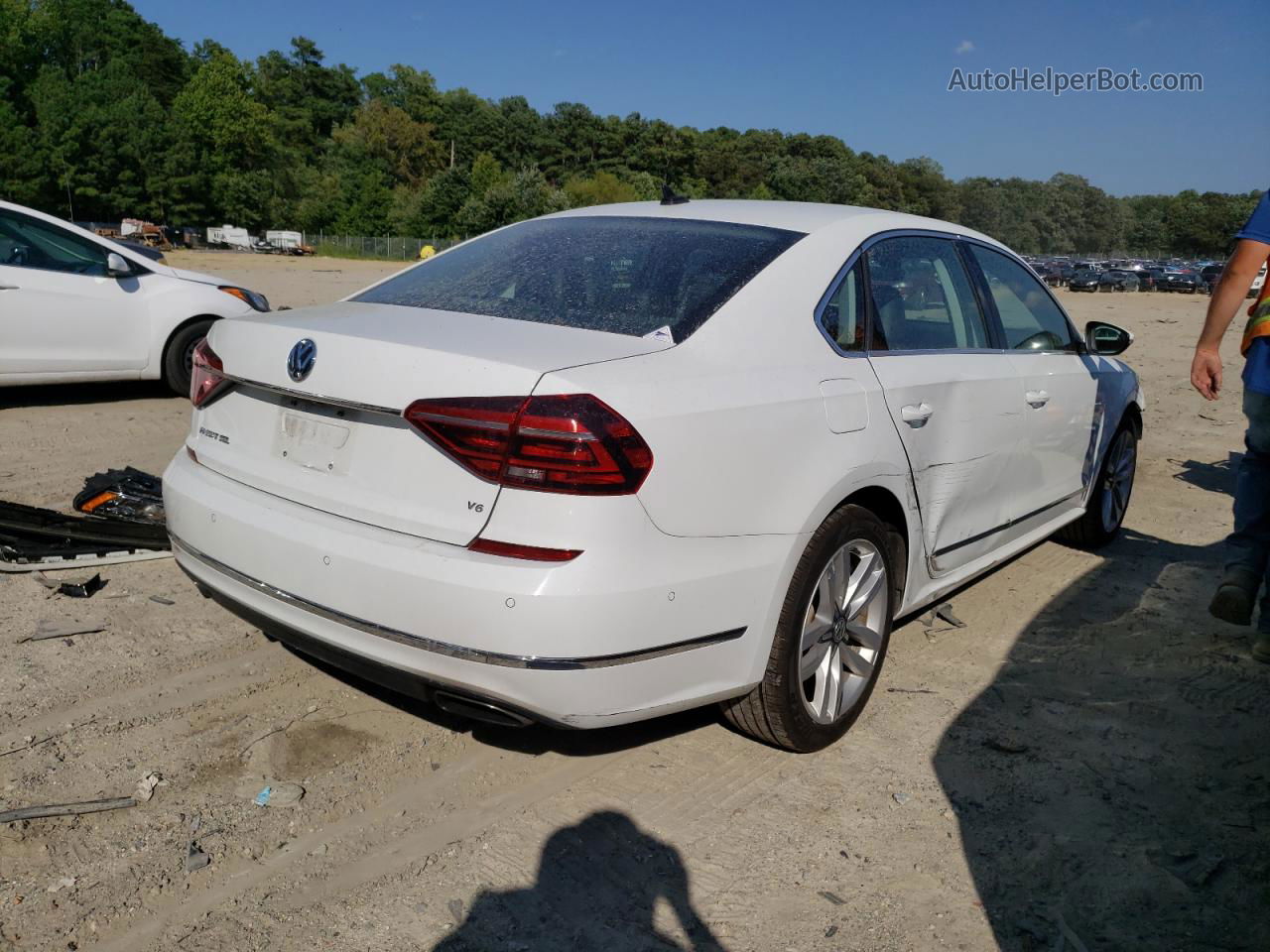 2017 Volkswagen Passat Sel Premium White vin: 1VWCM7A3XHC054139