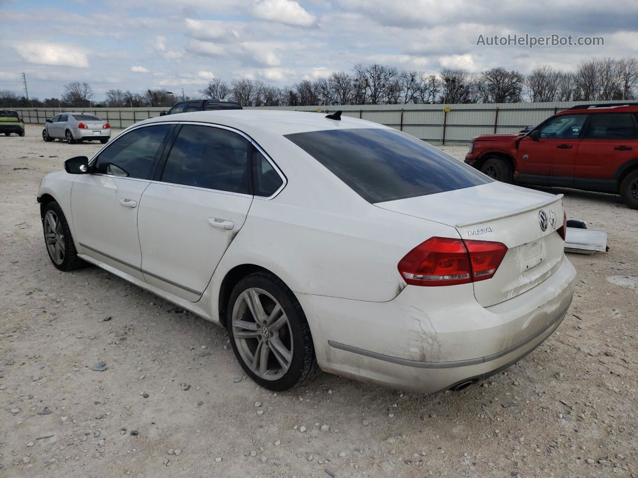 2014 Volkswagen Passat Sel White vin: 1VWCN7A31EC113118