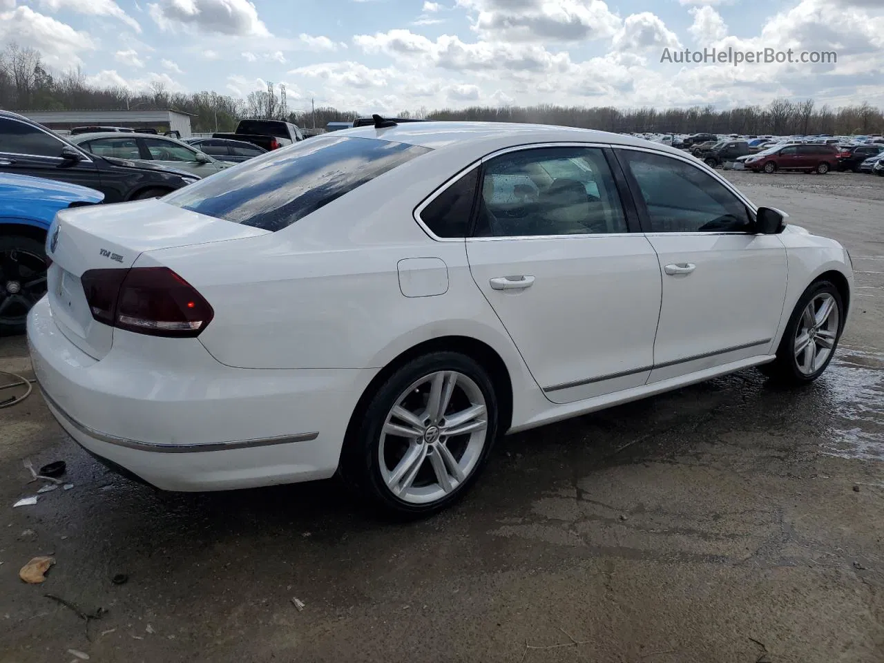 2013 Volkswagen Passat Sel White vin: 1VWCN7A32DC053767