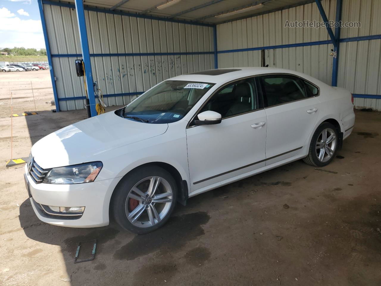 2013 Volkswagen Passat Sel White vin: 1VWCN7A33DC147088