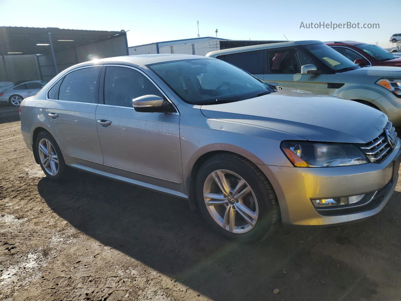 2013 Volkswagen Passat Sel Серебряный vin: 1VWCN7A34DC033181