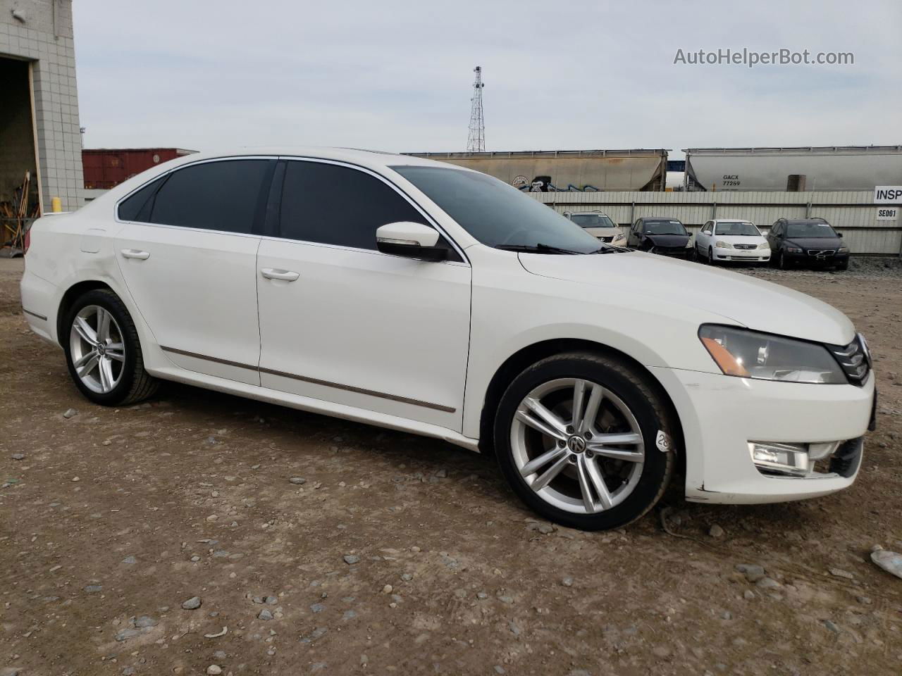 2013 Volkswagen Passat Sel White vin: 1VWCN7A34DC144345