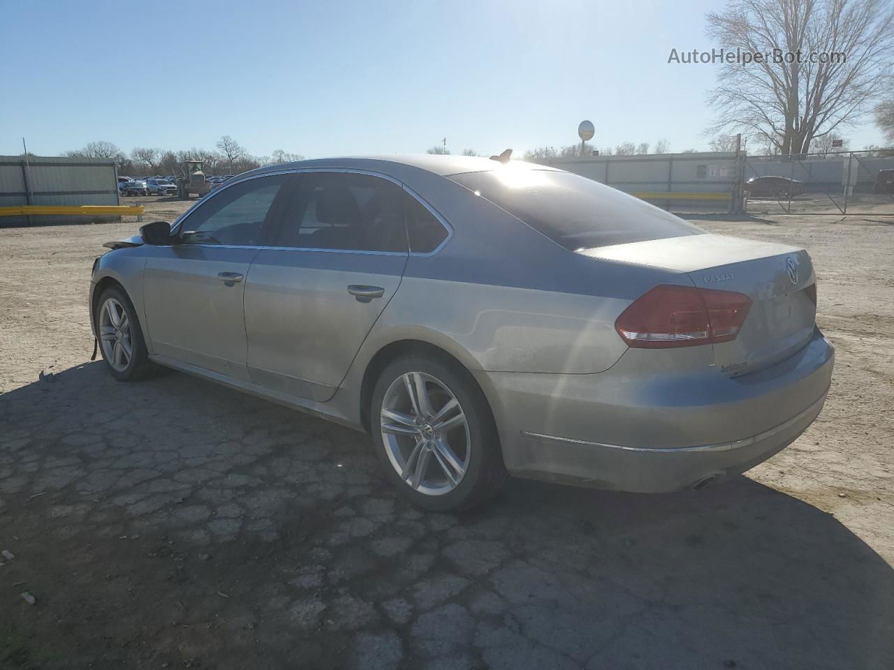 2014 Volkswagen Passat Sel Silver vin: 1VWCN7A35EC089230