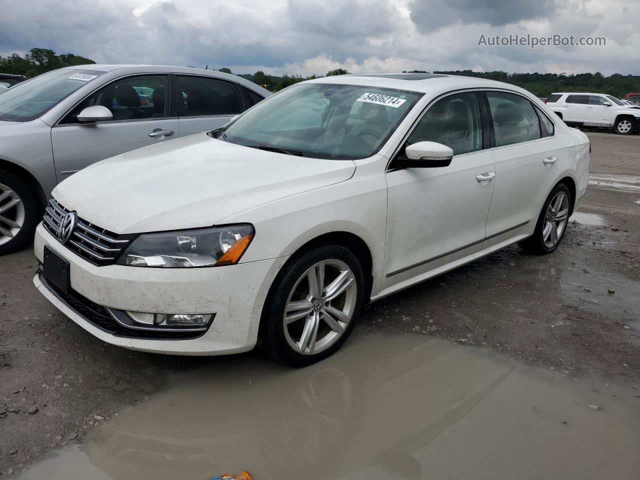 2013 Volkswagen Passat Sel White vin: 1VWCN7A37DC134960