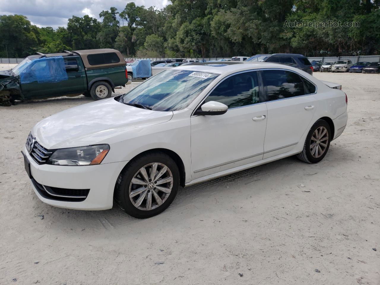 2012 Volkswagen Passat Sel White vin: 1VWCP7A34CC027437