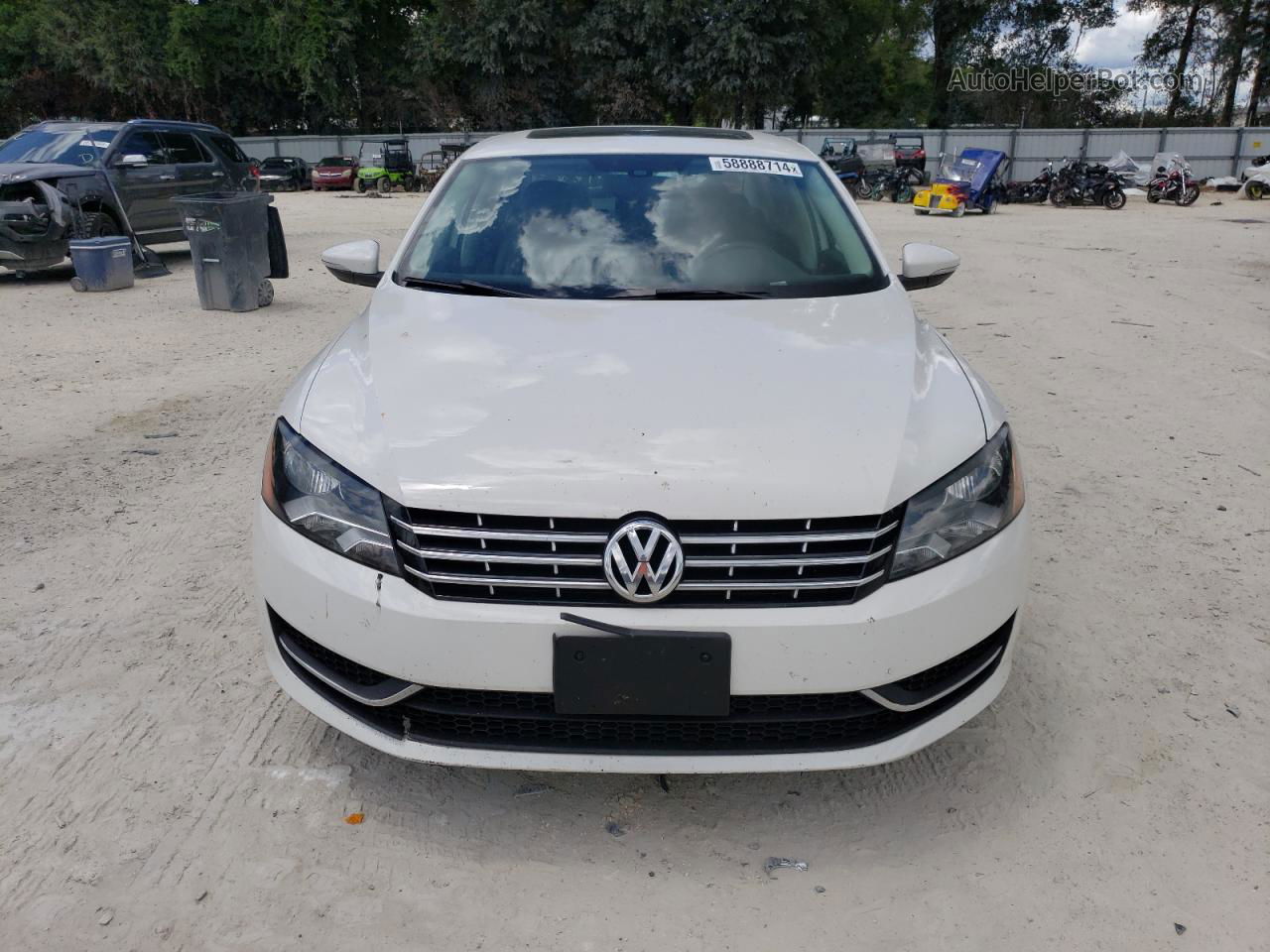 2012 Volkswagen Passat Sel White vin: 1VWCP7A34CC027437